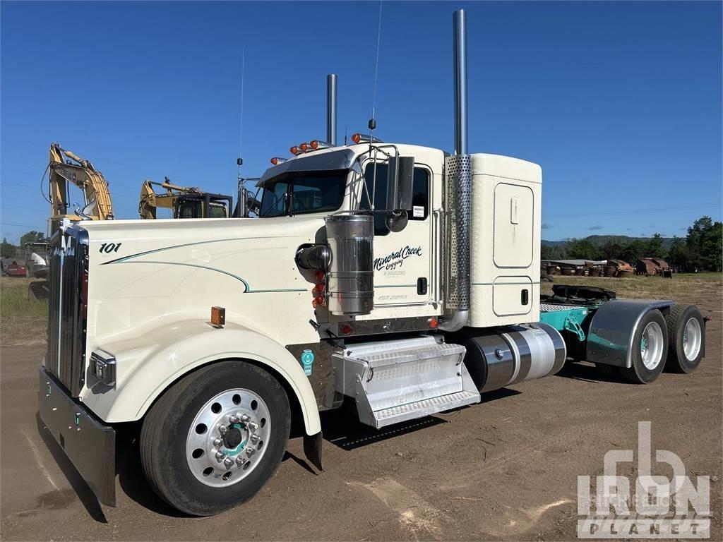 Kenworth W900 Prime Movers