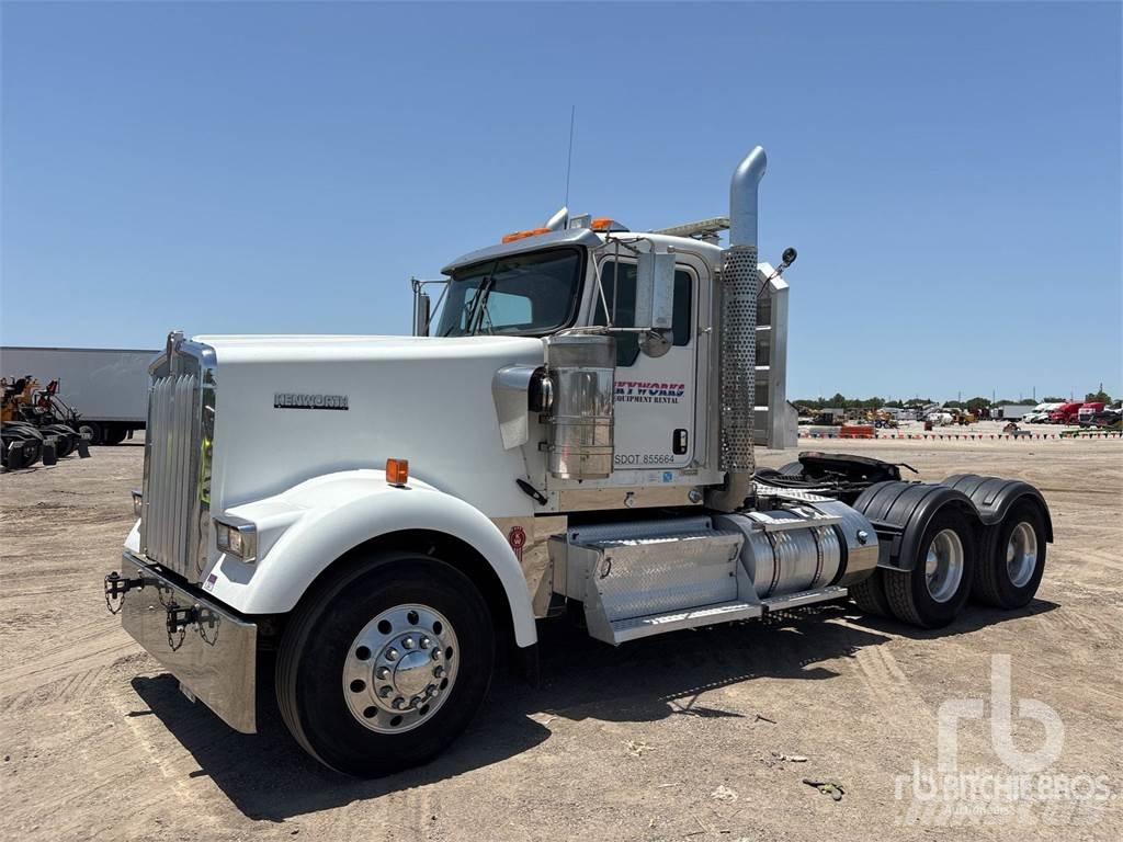 Kenworth W900 Prime Movers