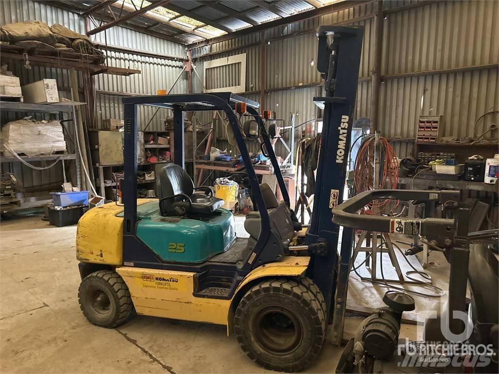 Komatsu FG25T12 Diesel trucks