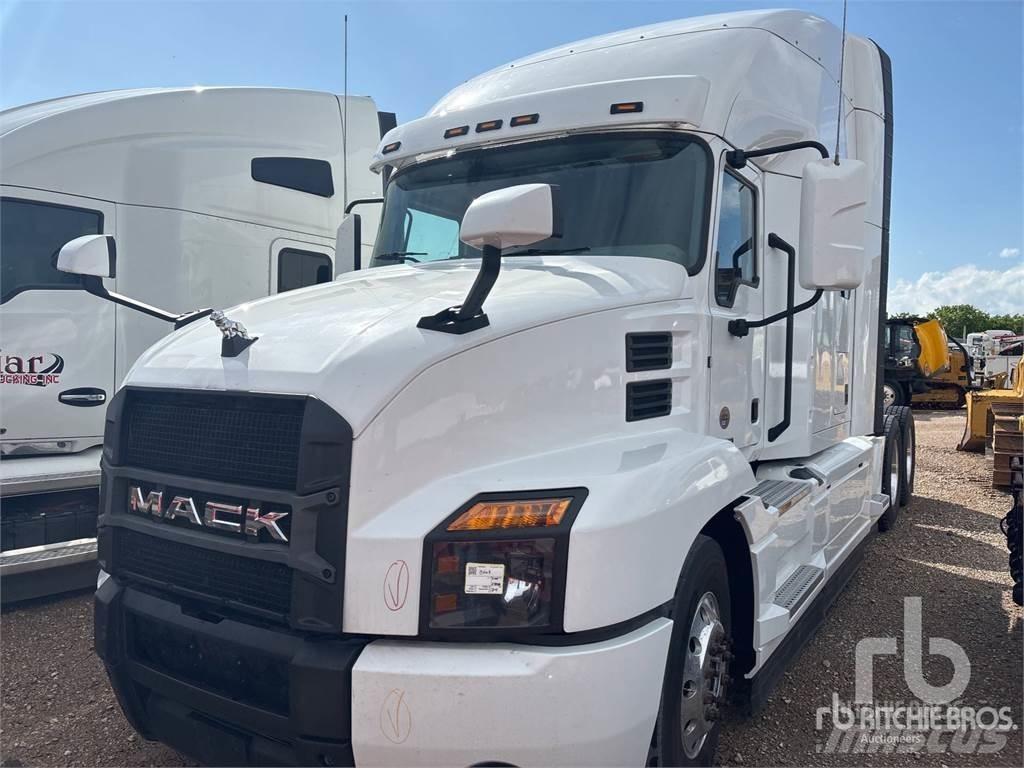 Mack AN64T Prime Movers