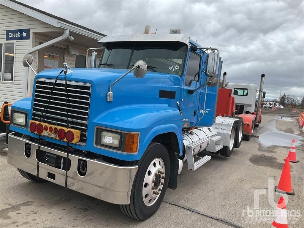 Mack CHU613 Prime Movers