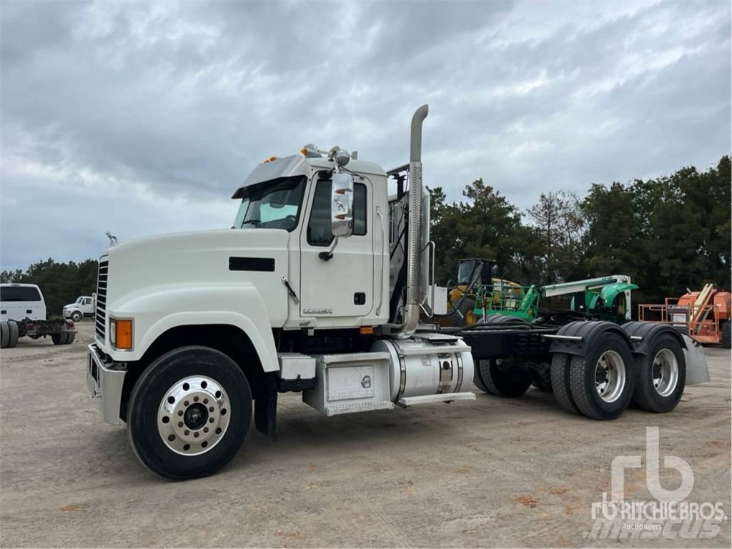 Mack CHU613 Prime Movers