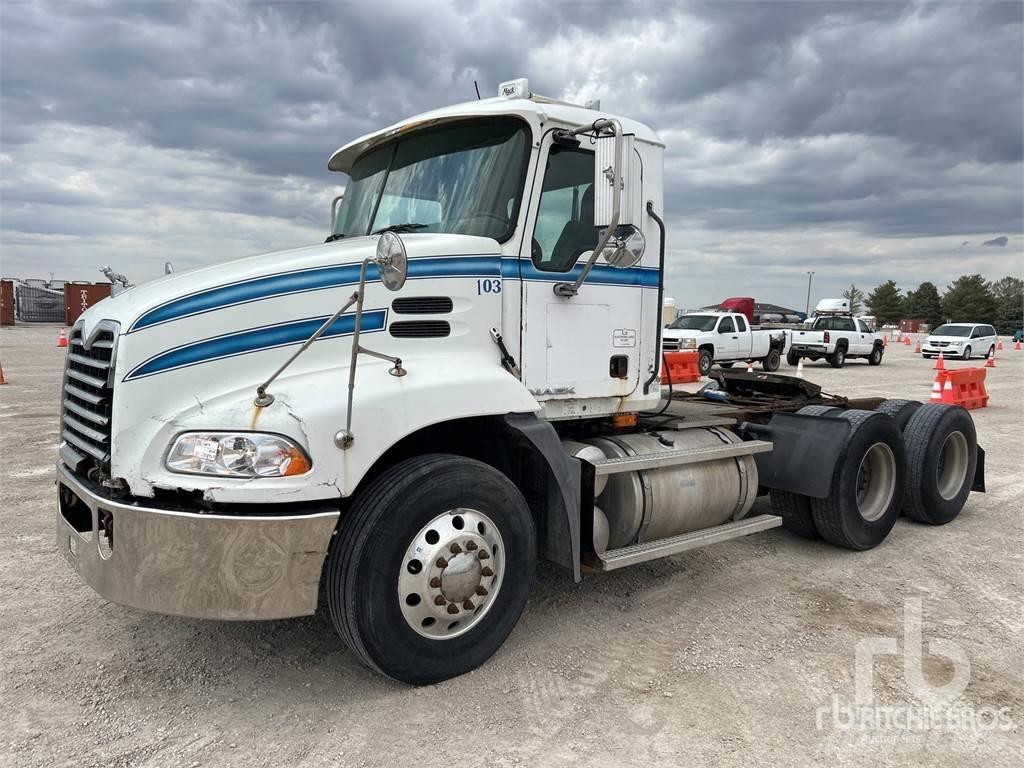 Mack CXP613 Prime Movers