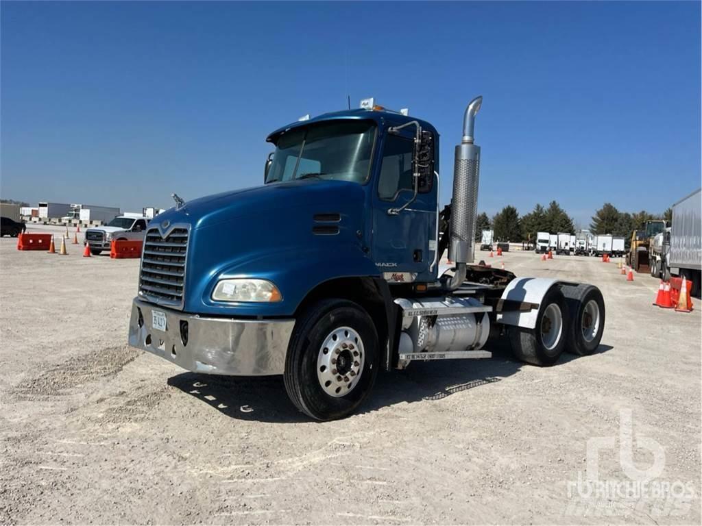 Mack CXP613 Prime Movers