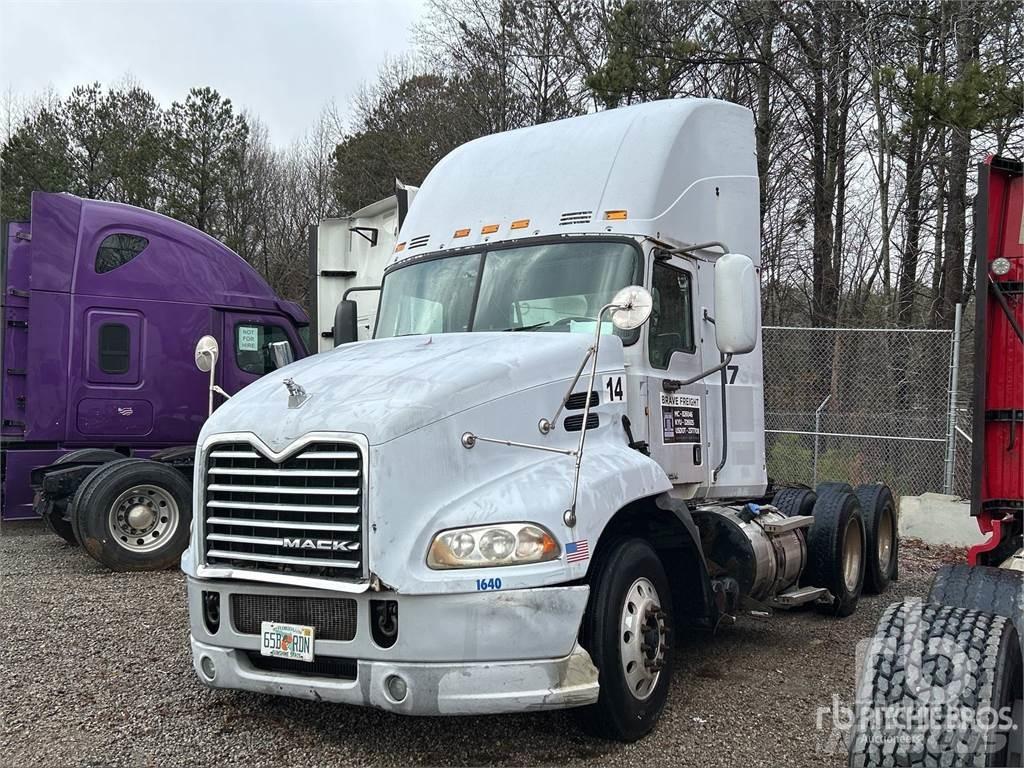 Mack CXU613 Prime Movers