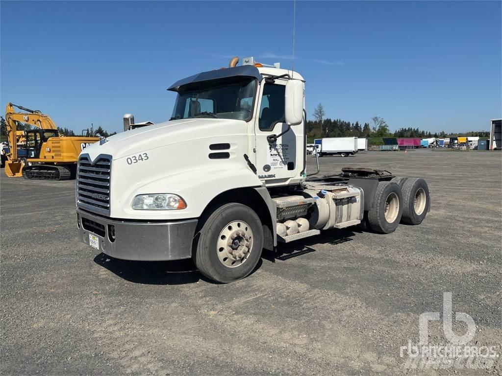 Mack CXU613 Prime Movers