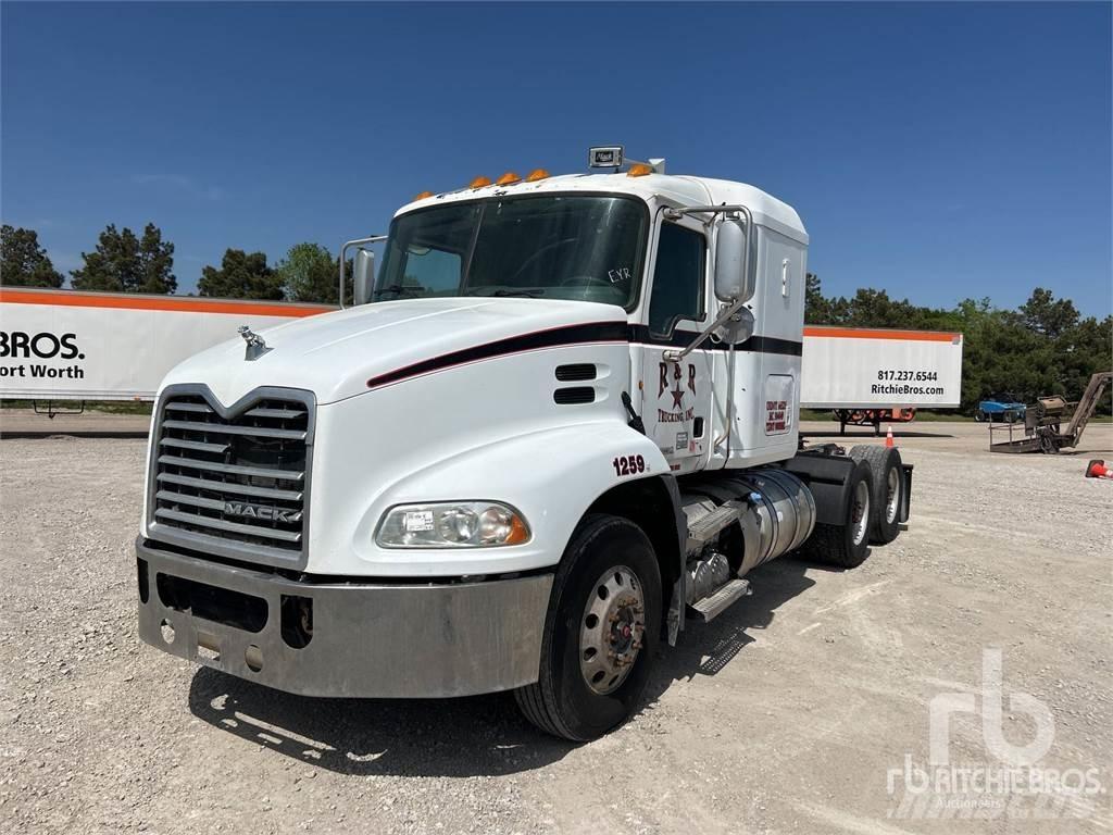 Mack CXU613 Prime Movers