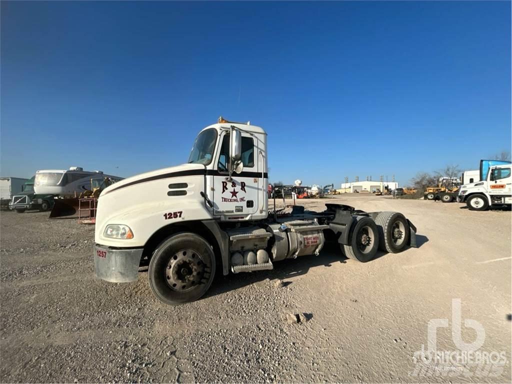 Mack CXU613 Prime Movers