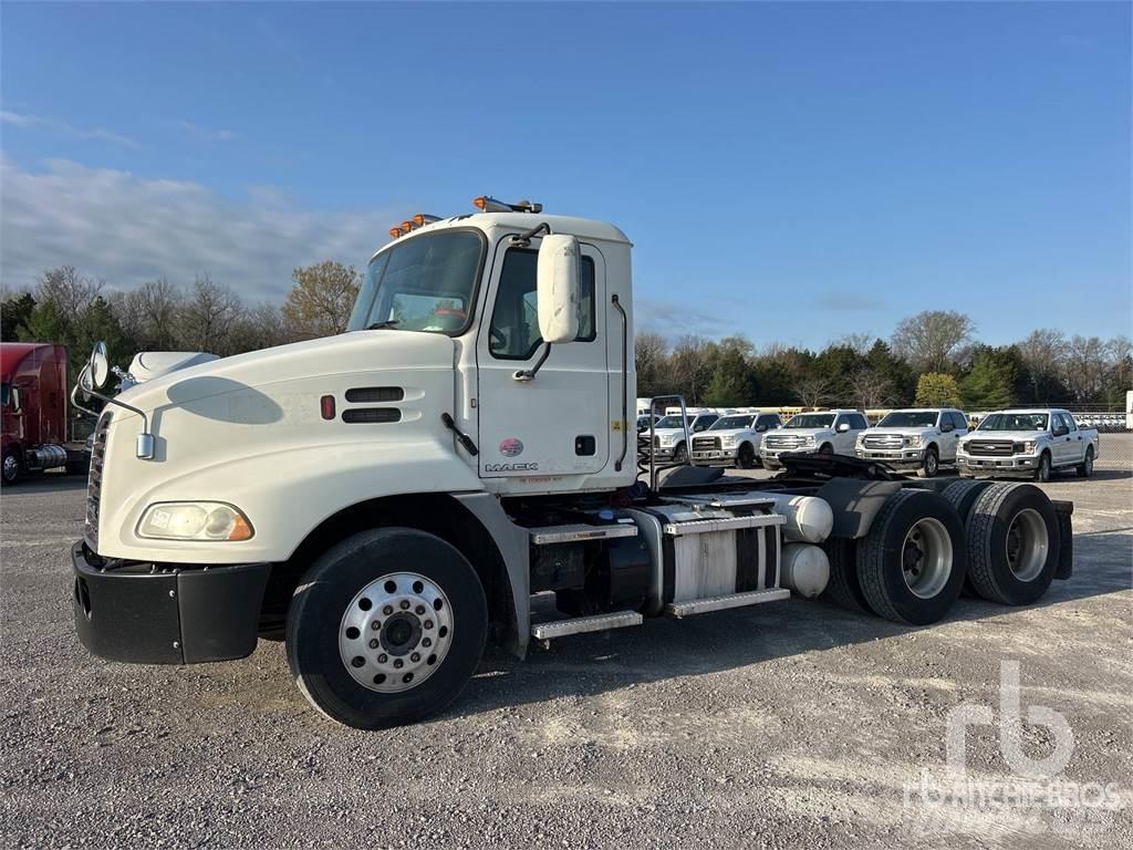 Mack CXU613 Prime Movers
