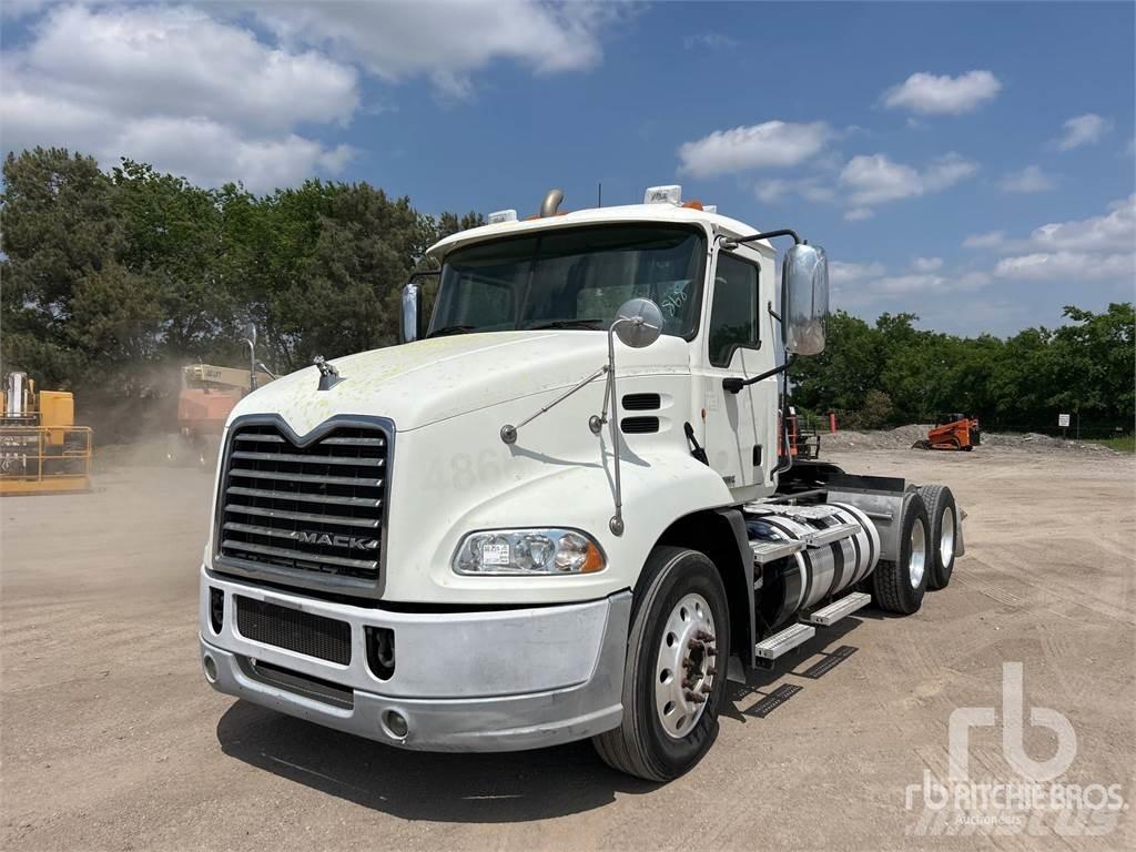 Mack CXU613 Prime Movers