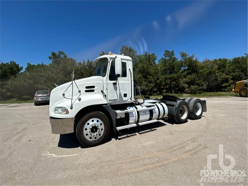 Mack CXU613 Prime Movers