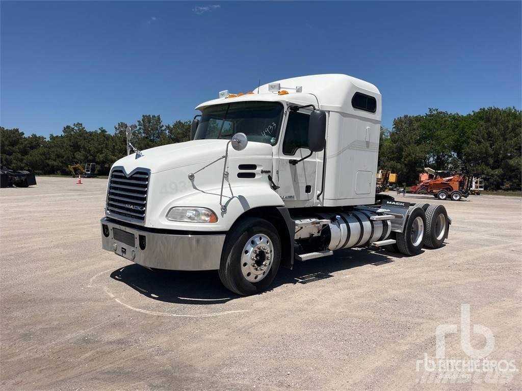 Mack CXU613 Prime Movers
