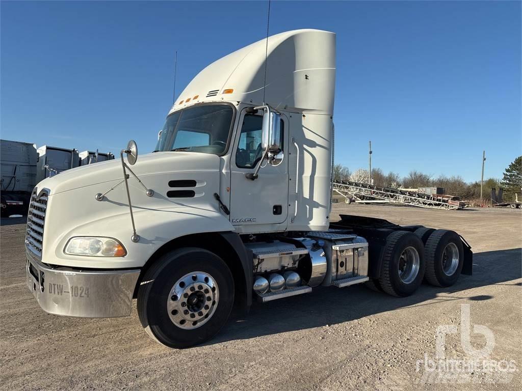 Mack CXU613 Prime Movers