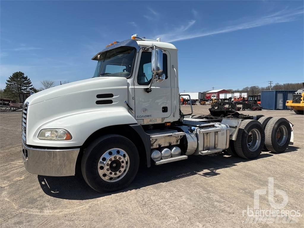 Mack CXU613 Prime Movers