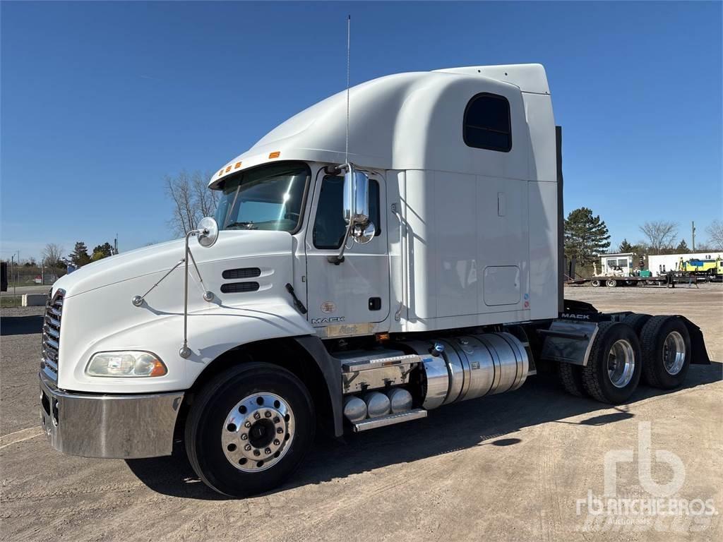 Mack CXU613 Prime Movers