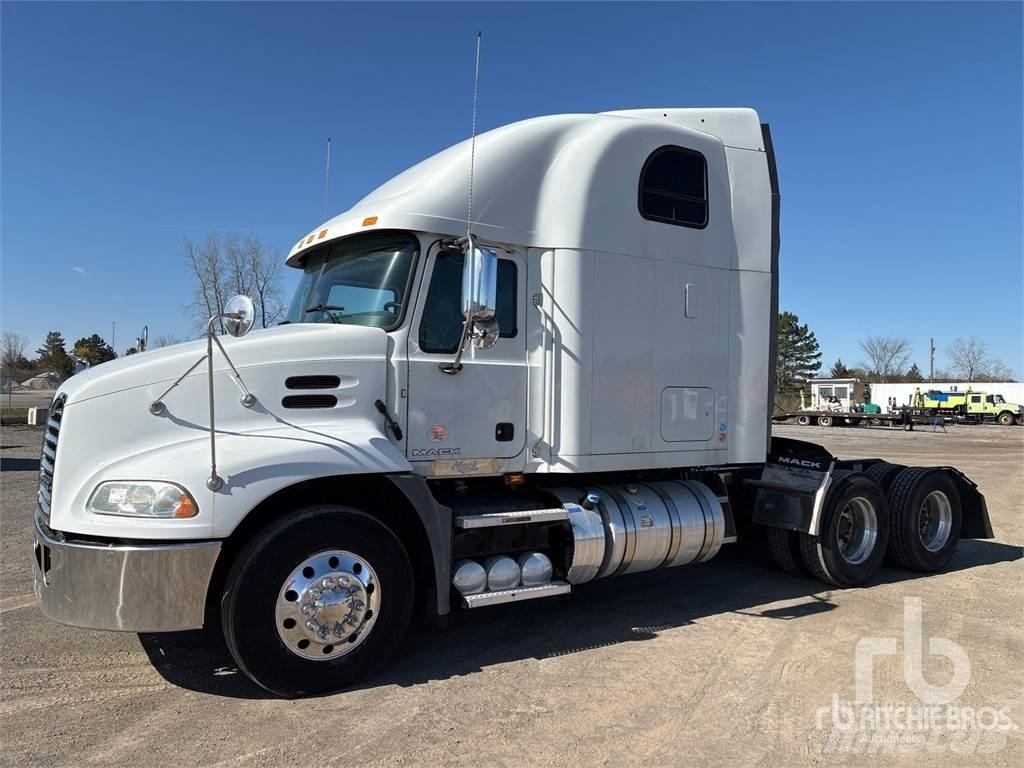 Mack CXU613 Prime Movers