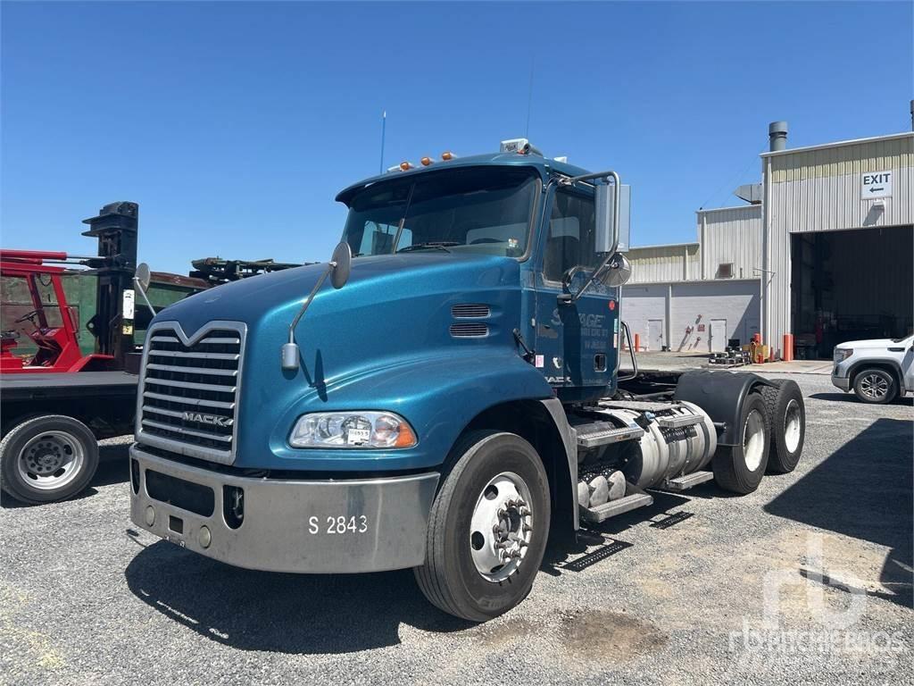 Mack CXU613 Prime Movers