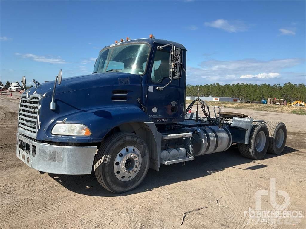 Mack CXU613 Prime Movers