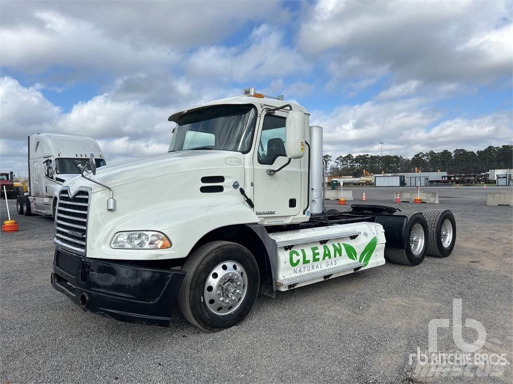 Mack CXU633T Prime Movers