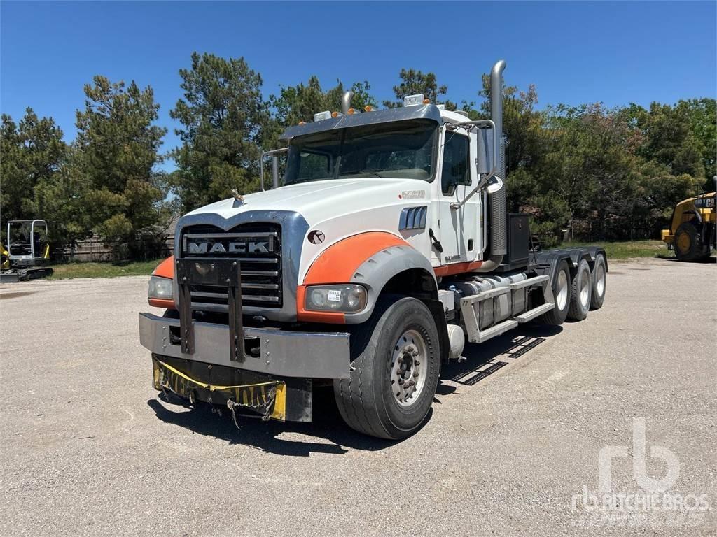 Mack GU713 Beavertail Flatbed / winch trucks