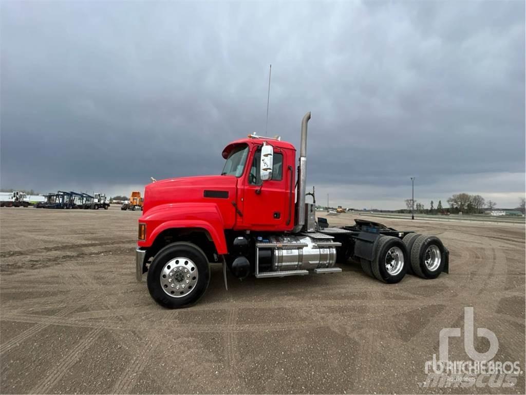 Mack PINNACLE Prime Movers