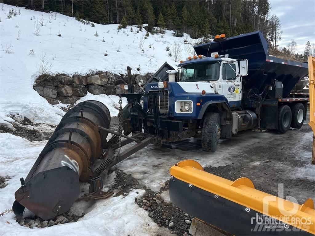 Mack RB688S Snow blades and plows