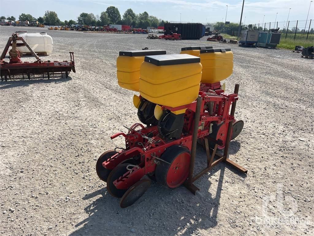 MaterMacc 8230 Planters