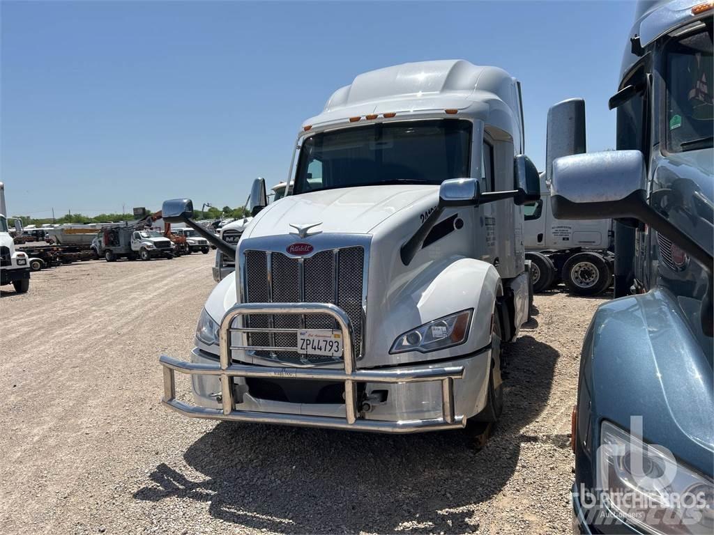 Peterbilt 579 Prime Movers