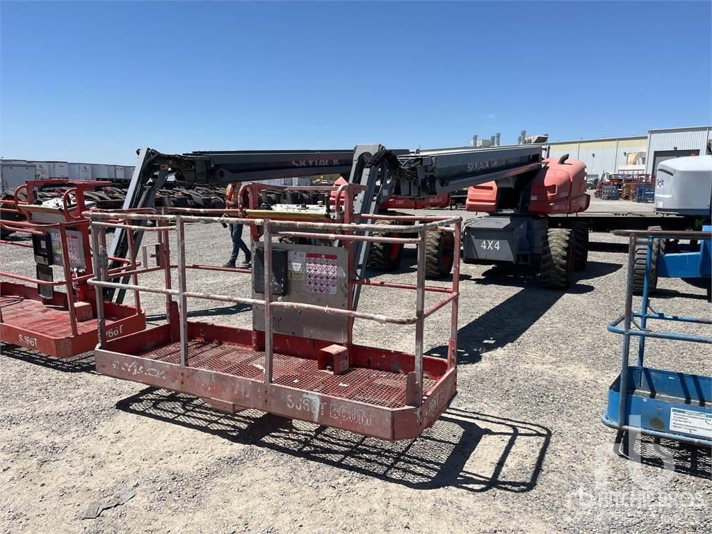 SkyJack SJ66T Articulated boom lifts