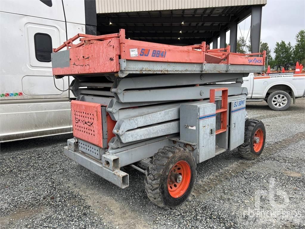 SkyJack SJ8841 Rough terrain truck