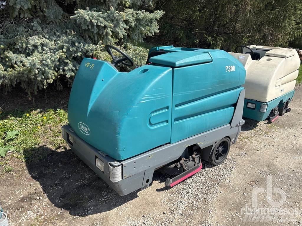 Tennant 7300 Sweepers
