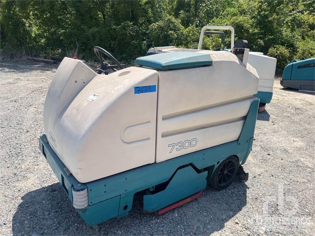 Tennant 7300 Sweepers