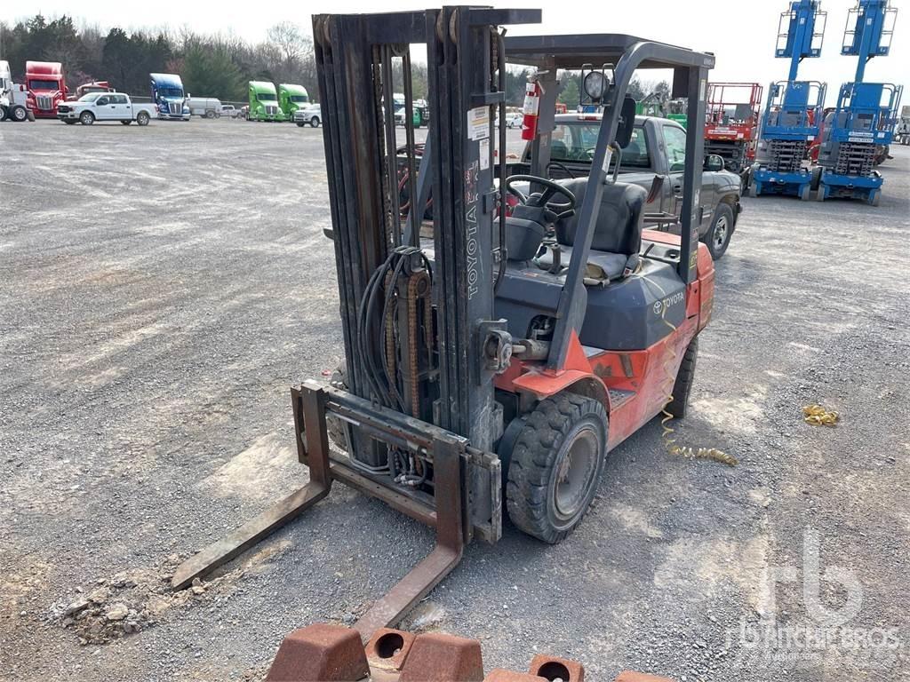 Toyota 7FGU25 Diesel trucks