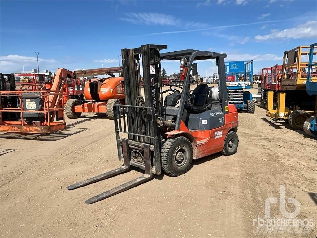 Toyota 7FGU25 Diesel trucks