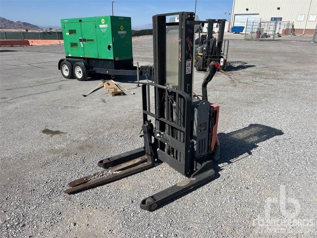 Toyota 8BWS13 Pallet racks