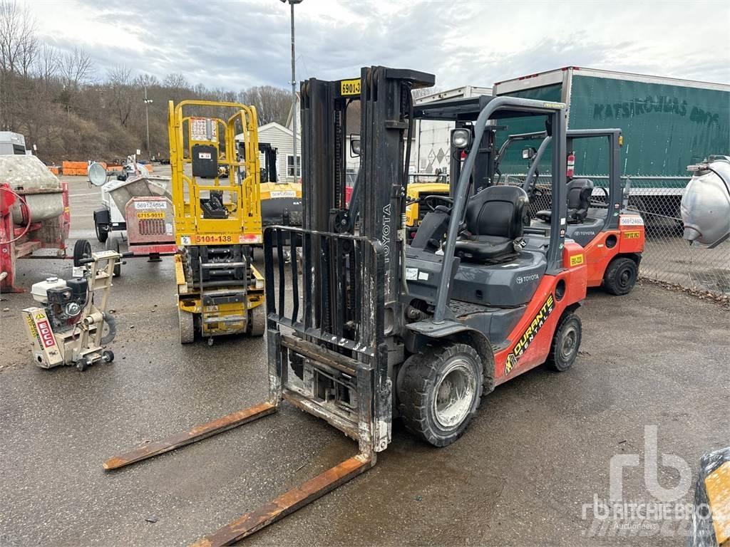 Toyota 8FGU25 Diesel trucks