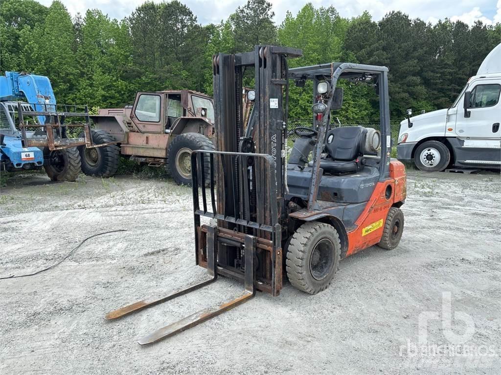 Toyota 8FGU25 Diesel trucks