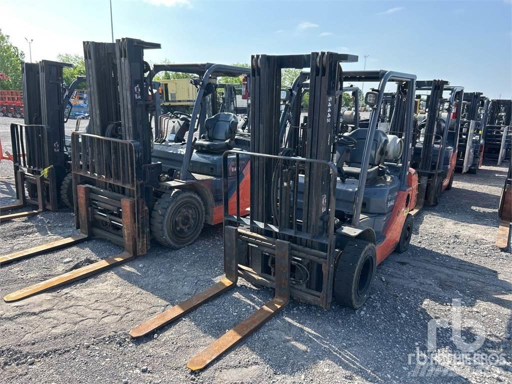 Toyota 8FGU25 Diesel trucks