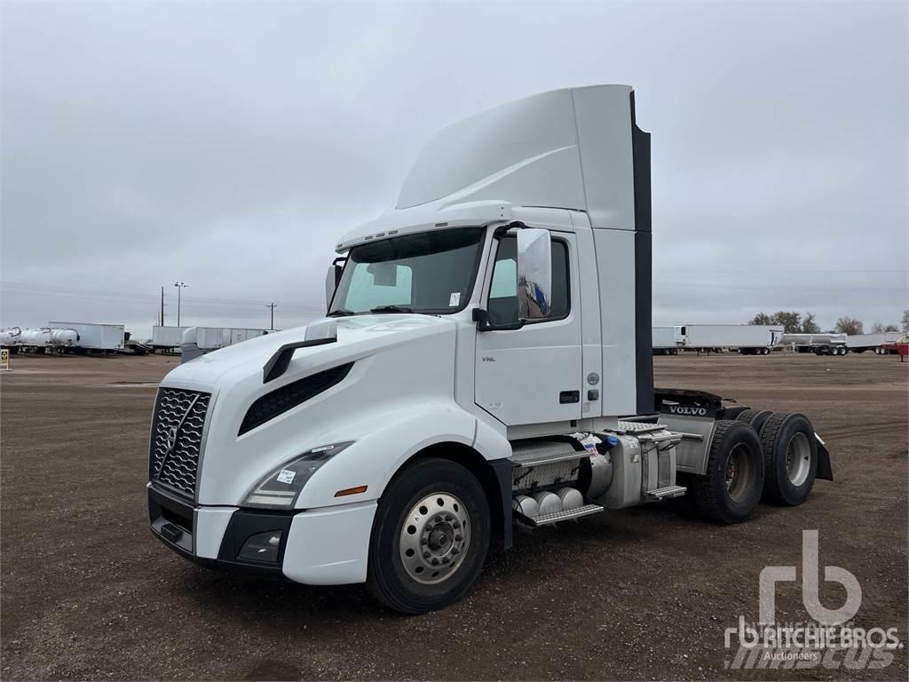 Volvo VNL62T300 Prime Movers