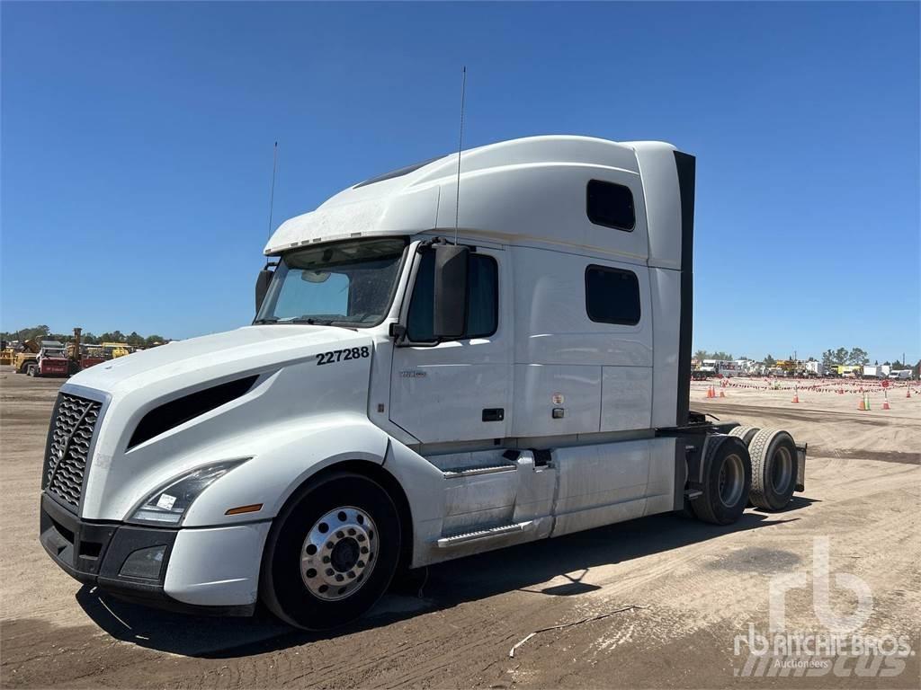 Volvo VNL860 Prime Movers