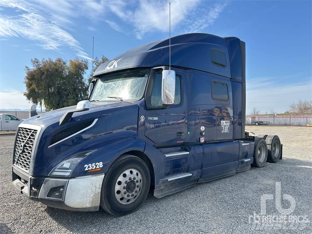 Volvo VNL860 Prime Movers