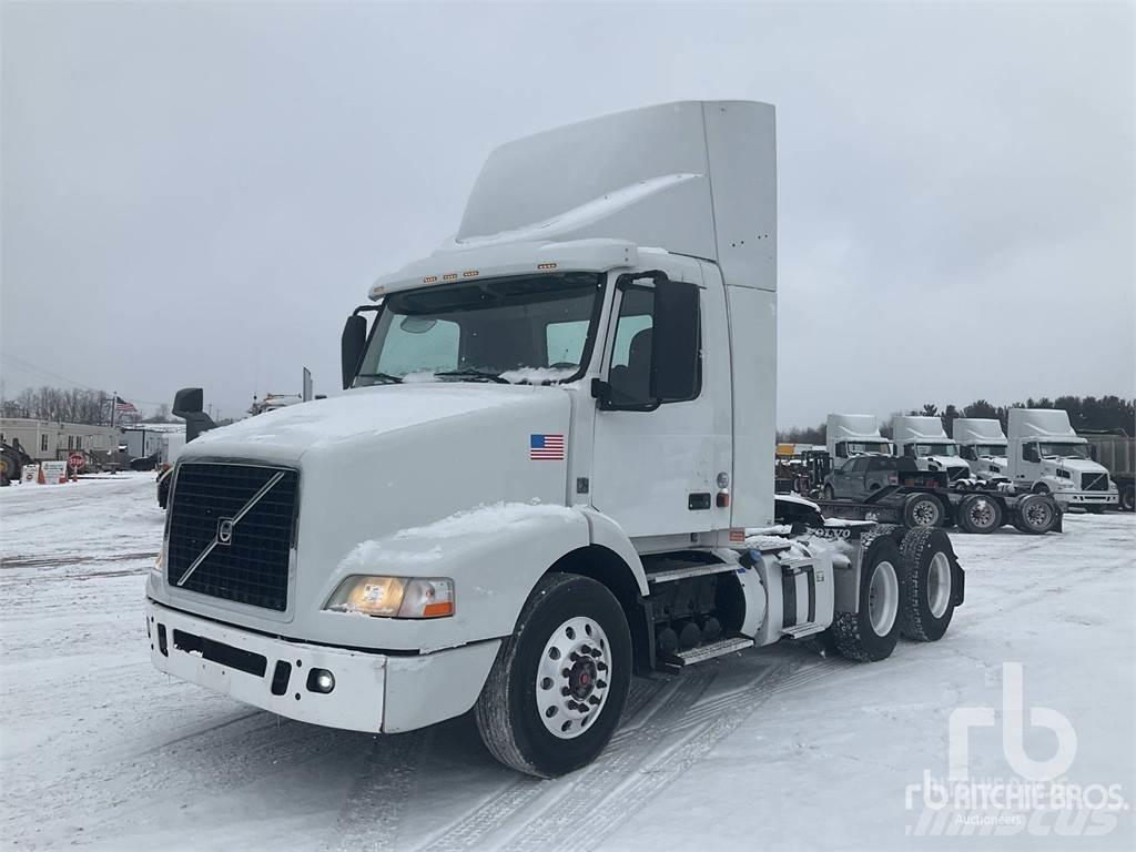 Volvo VNM300 Prime Movers