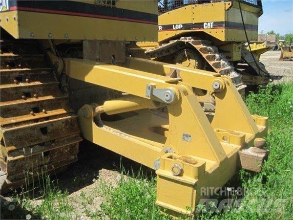 CAT D7H LGP Crawler dozers