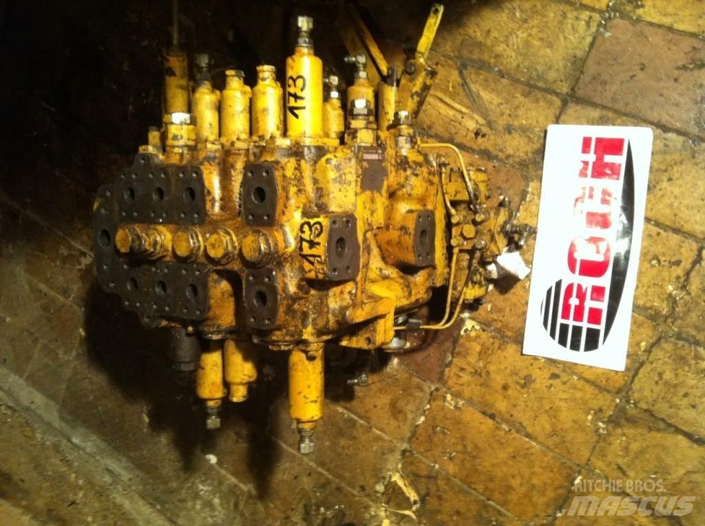 Komatsu 91A062M - 9 SEKCYJNY Hydraulics