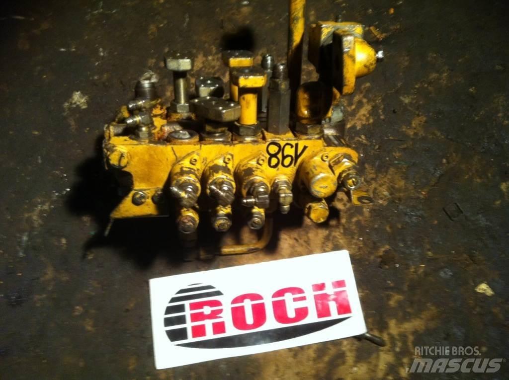 Komatsu BBF10021 - 4 SEKCYJNY Hydraulics