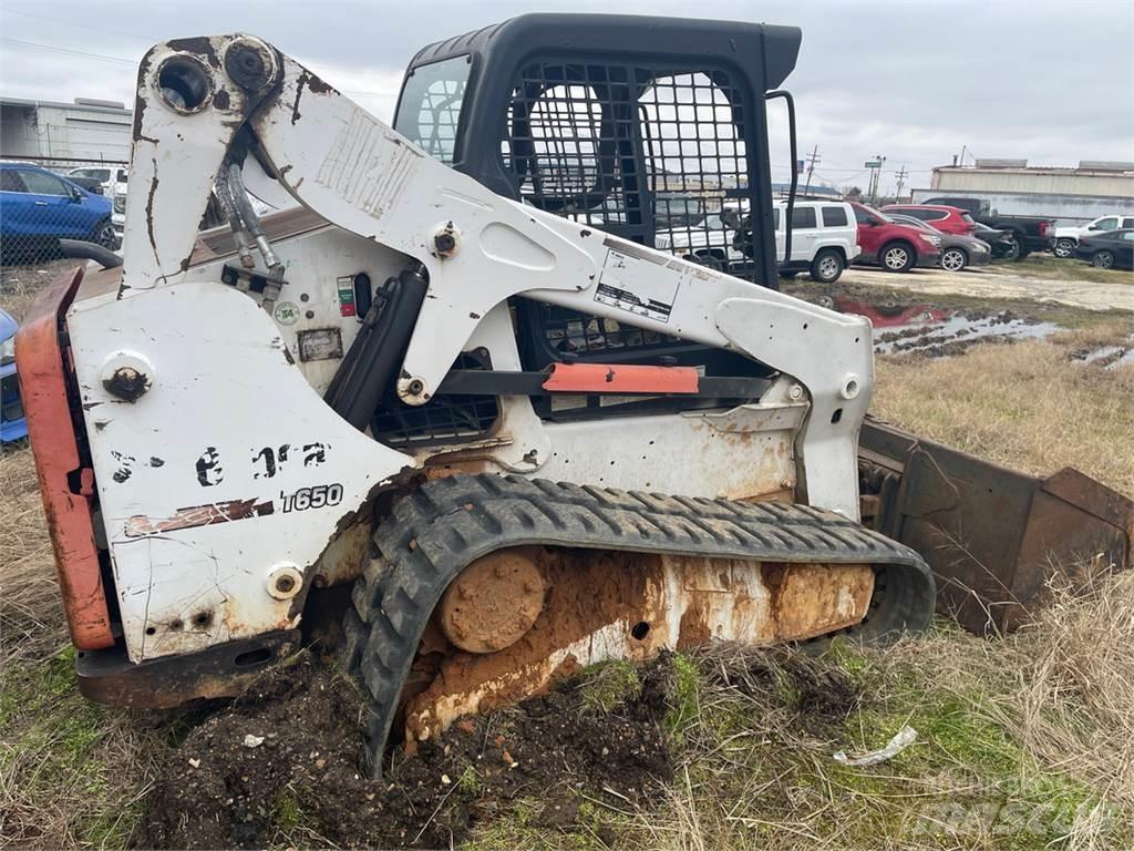 Bobcat T650 Crawler loaders