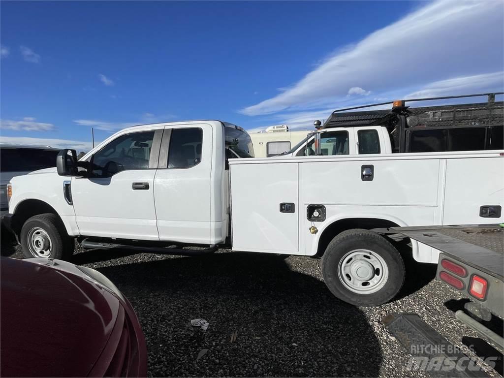 Ford F250 Recovery vehicles