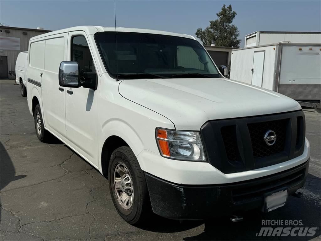 Nissan NV3500 HD Box body