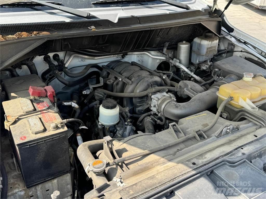 Nissan NV3500 HD Box body