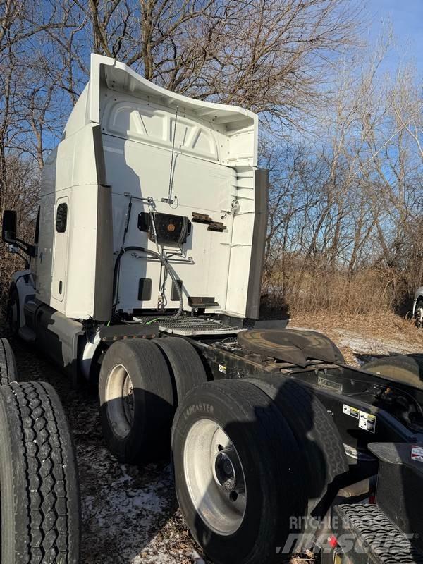 Peterbilt 579 Prime Movers